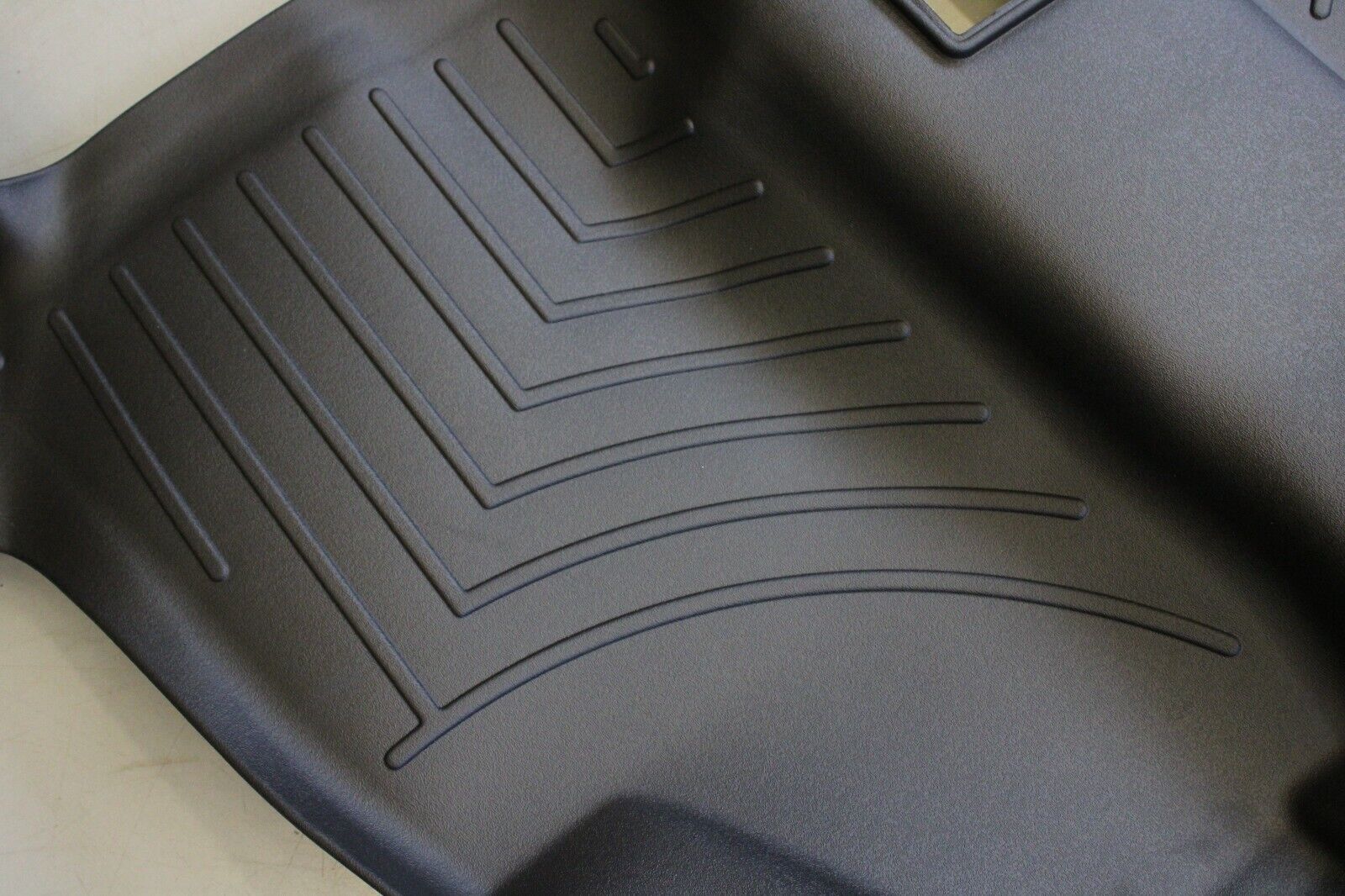 Mercedes-Benz GL350 GLS350 GLS550 OEM Rear 3rd Seat Row Floor Liner Mat Tray – Image 7