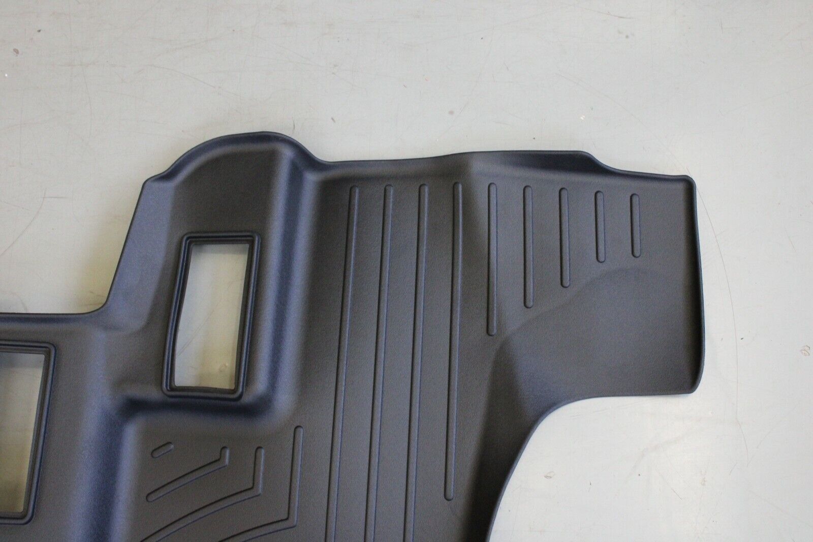 Mercedes-Benz GL350 GLS350 GLS550 OEM Rear 3rd Seat Row Floor Liner Mat Tray – Image 9