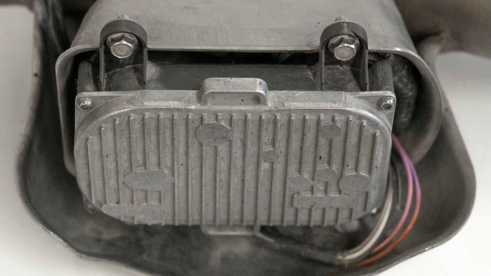 Range Rover 2016-2018 3.0L TD6 Diesel OEM Intermediate Pipe Shield w/Flap - Image 5