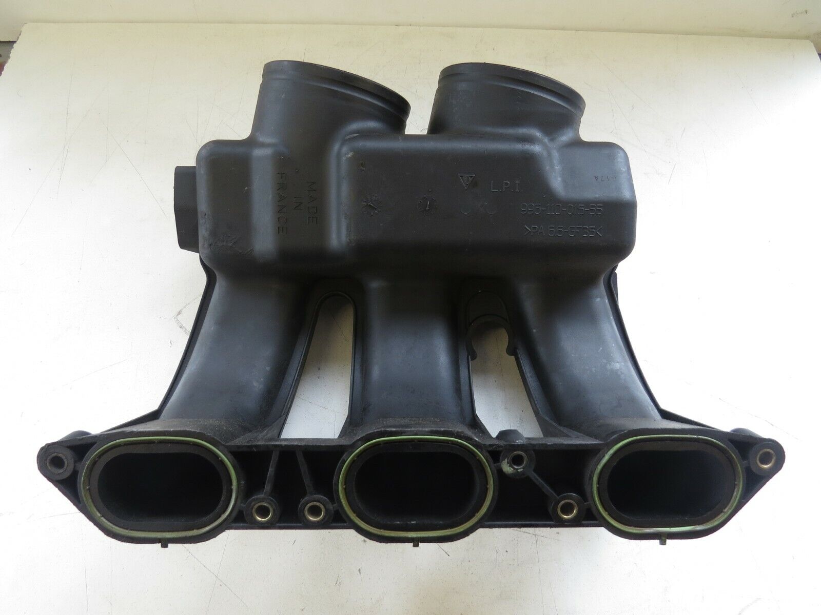 Porsche 911 1999-2004 OEM Engine Intake Inlet Manifold Plenum Air Commutation - Image 4