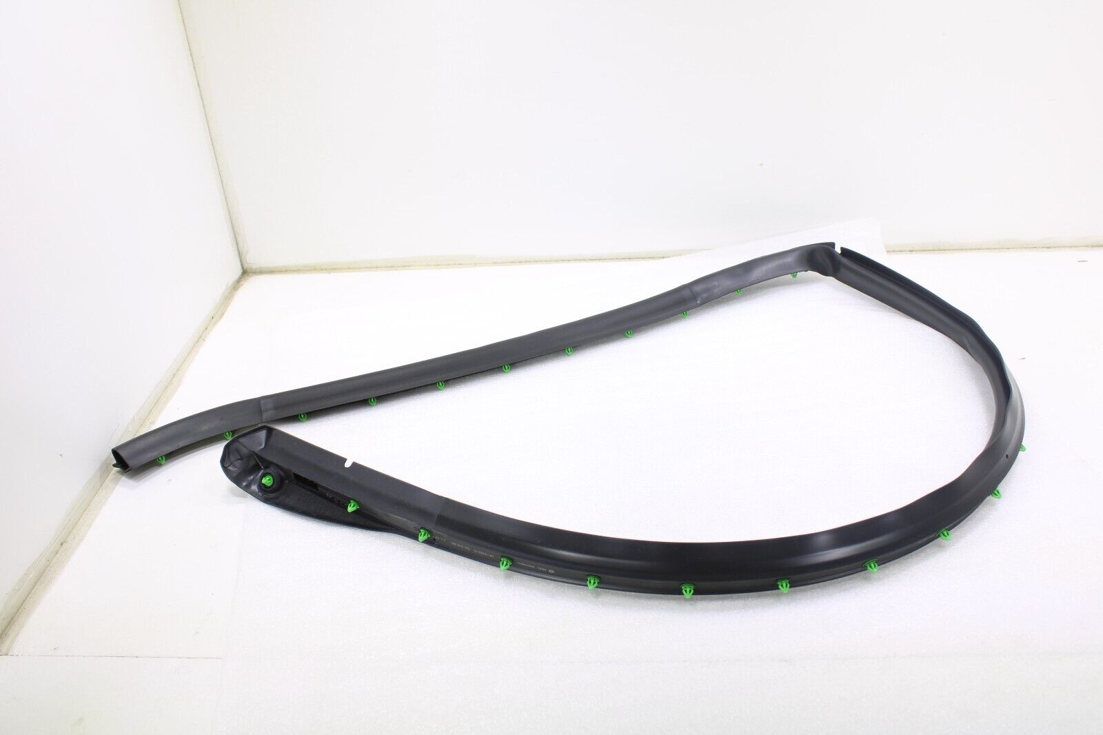 Bentley Continental GT OEM New Door Seal Door Molding Rear Right - Image 4