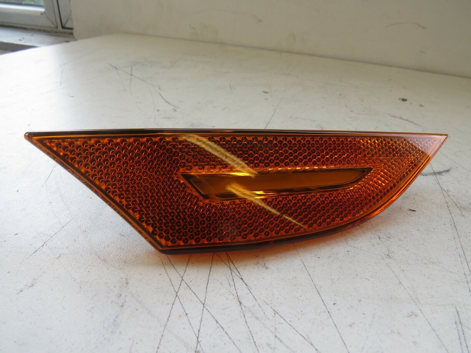 Porsche 911 2014-2015 OEM Front Right Side Marker Turn Signal Lamp Assembly – Image 2