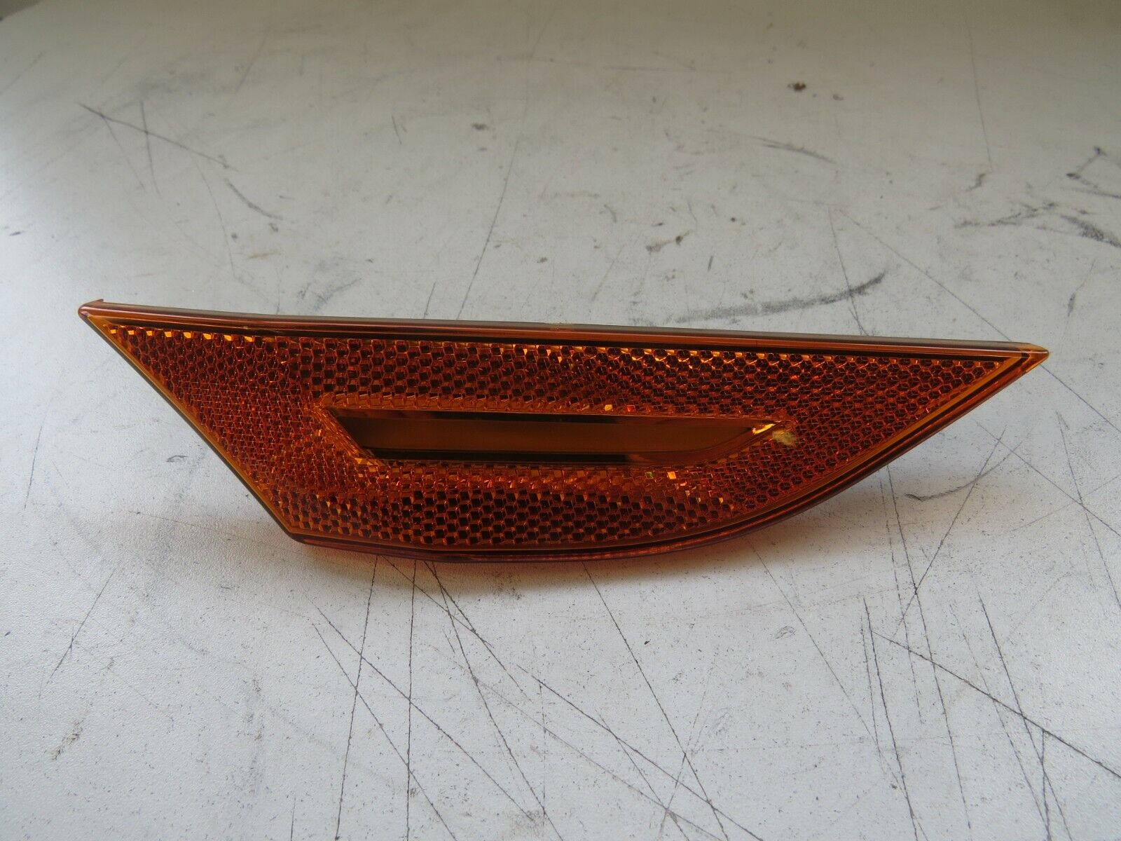 Porsche 911 2014-2015 OEM Front Right Side Marker Turn Signal Lamp Assembly – Image 3