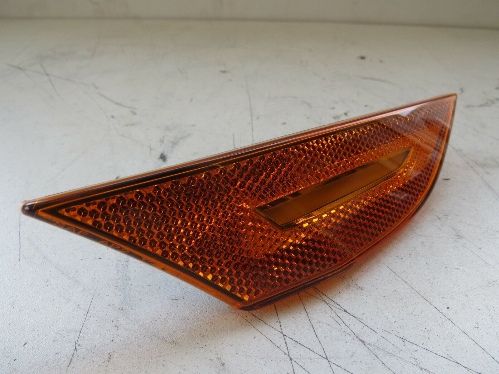 Porsche 911 2014-2015 OEM Front Right Side Marker Turn Signal Lamp Assembly – Image 5