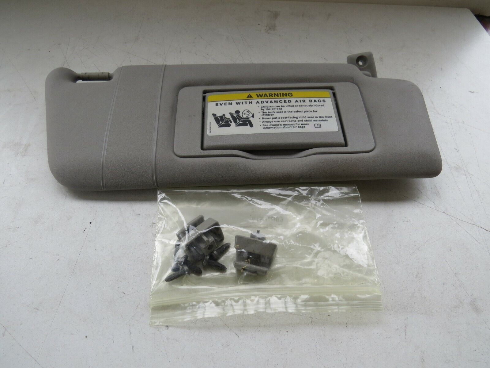 Mercedes W203 C230 C320 2001-2004 2005 2006 2007 OEM Sun Visor Front Right - Image 6