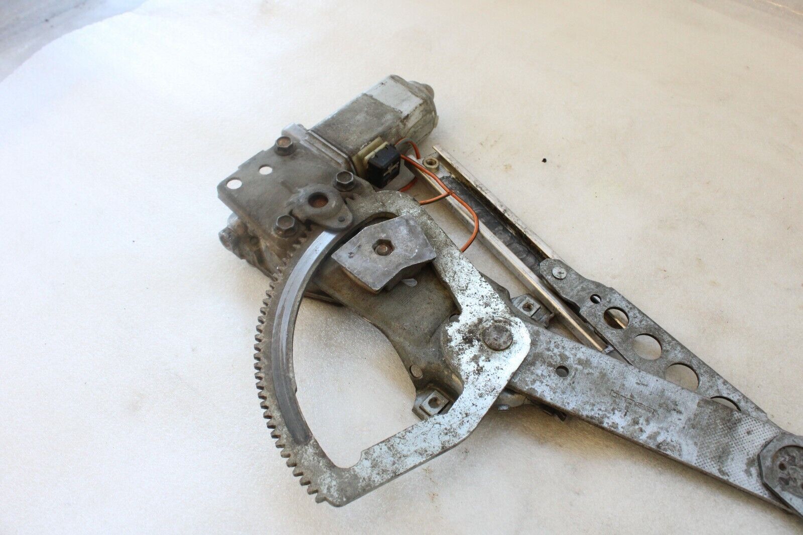 Jaguar Vanden Plas XJ12 XJ6 XJS 1991 1992 1993 1994 OEM Window Regulator w/Motor – Image 6