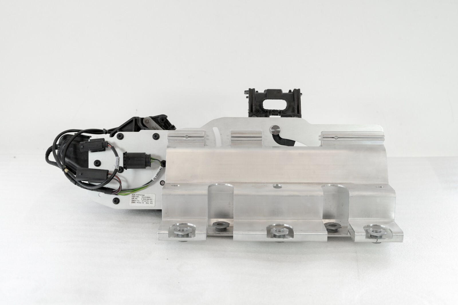 Rolls Royce Cullinan Spirit of Ecstasy Retraction Mechanism OEM 2018-2023 + Core - Image 5