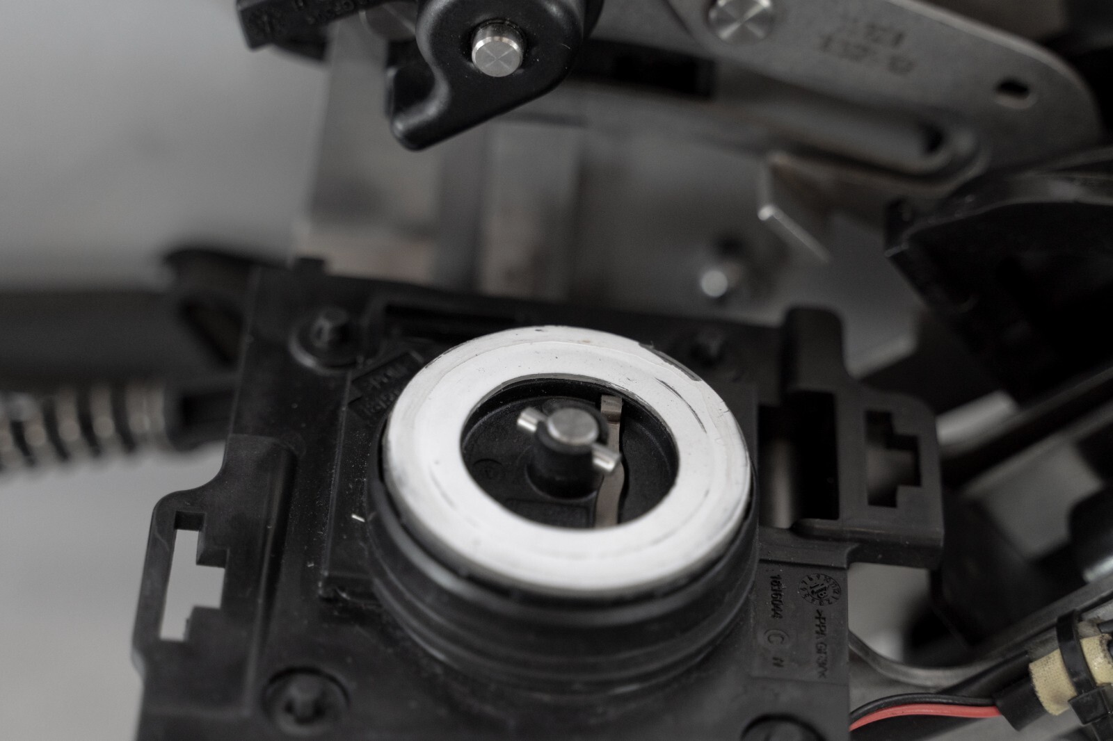 Rolls Royce Cullinan Spirit of Ecstasy Retraction Mechanism OEM 2018-2023 + Core - Image 14