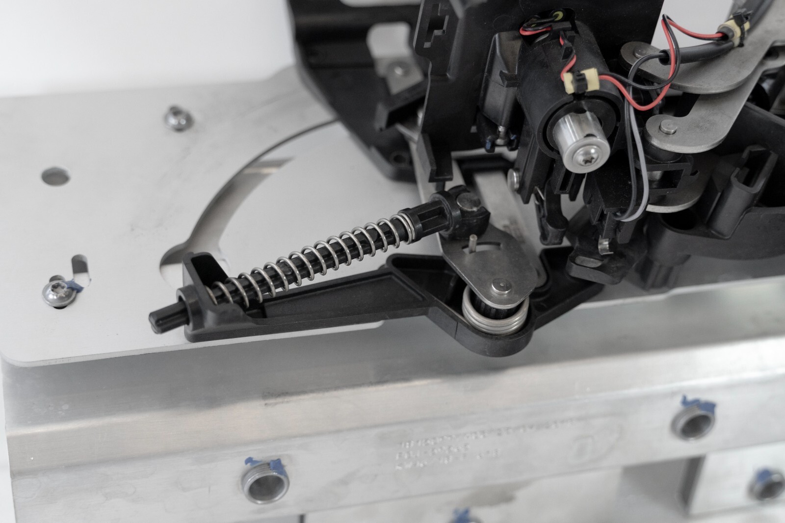 Rolls Royce Cullinan Spirit of Ecstasy Retraction Mechanism OEM 2018-2023 + Core - Image 18