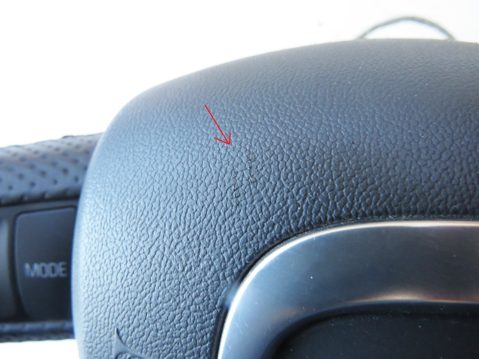 Audi RS4 B7 2007-2008 OEM Steering Wheel With Control Buttons - Image 9