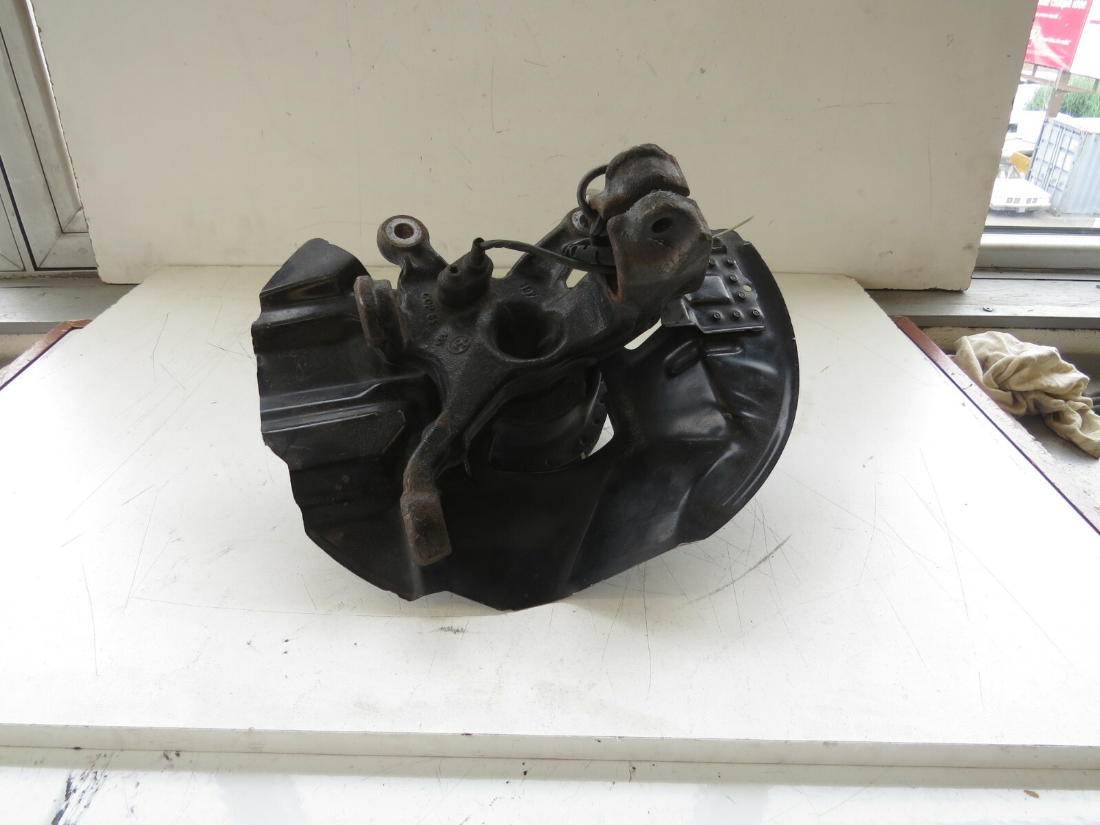 BMW 3 Series 2001 2002 2003 2004 2005 OEM Front Spindle Hub Bearing Knuckle - Image 2