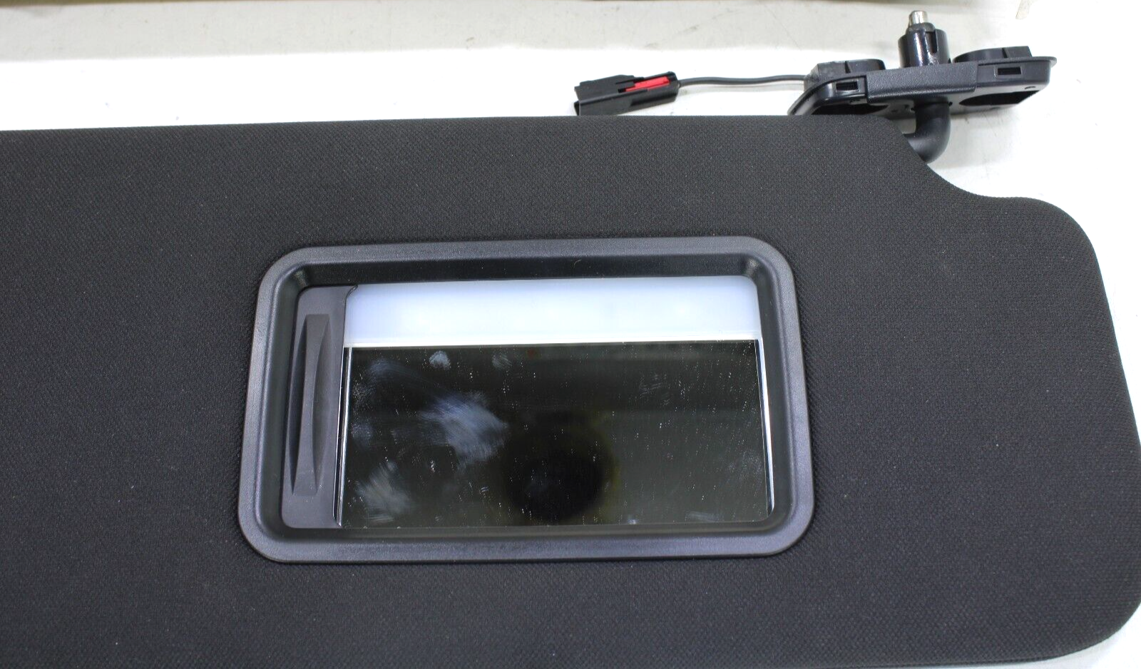 Land Rover Discovery 2017-2023 OEM Sun Visor Right (Passenger Side) - Image 2