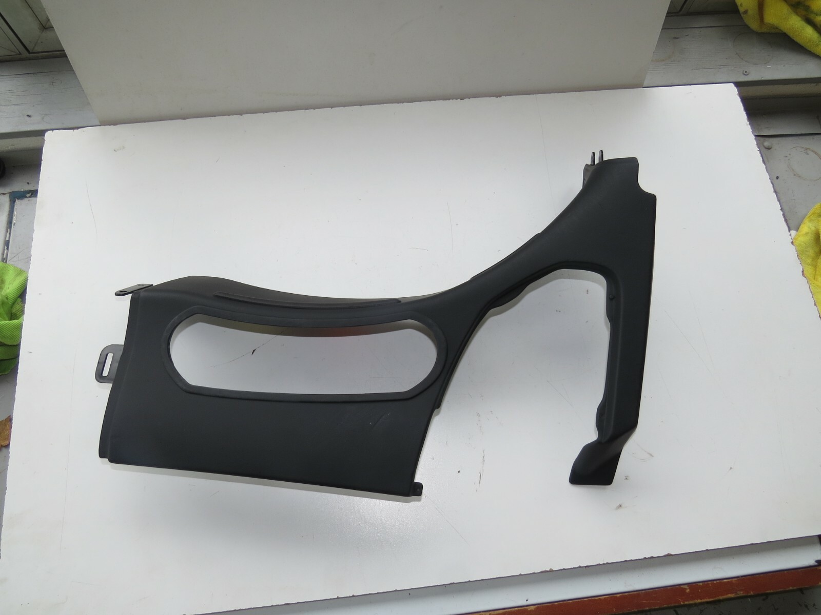 Mercedes SLS AMG 2012 Right Lining On Board Edge Interior Trim piece – Image 3