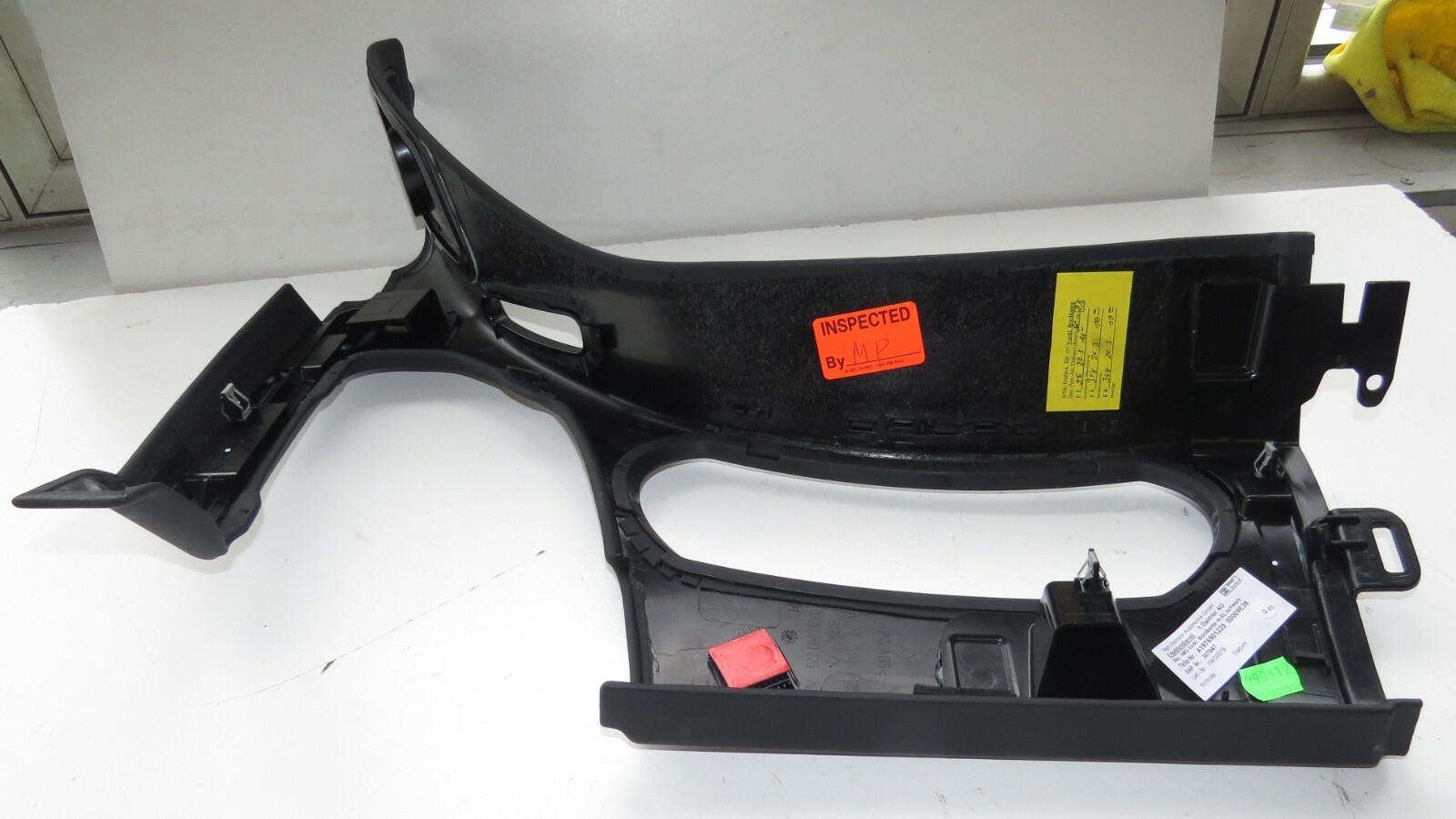 Mercedes SLS AMG 2012 Right Lining On Board Edge Interior Trim piece – Image 7