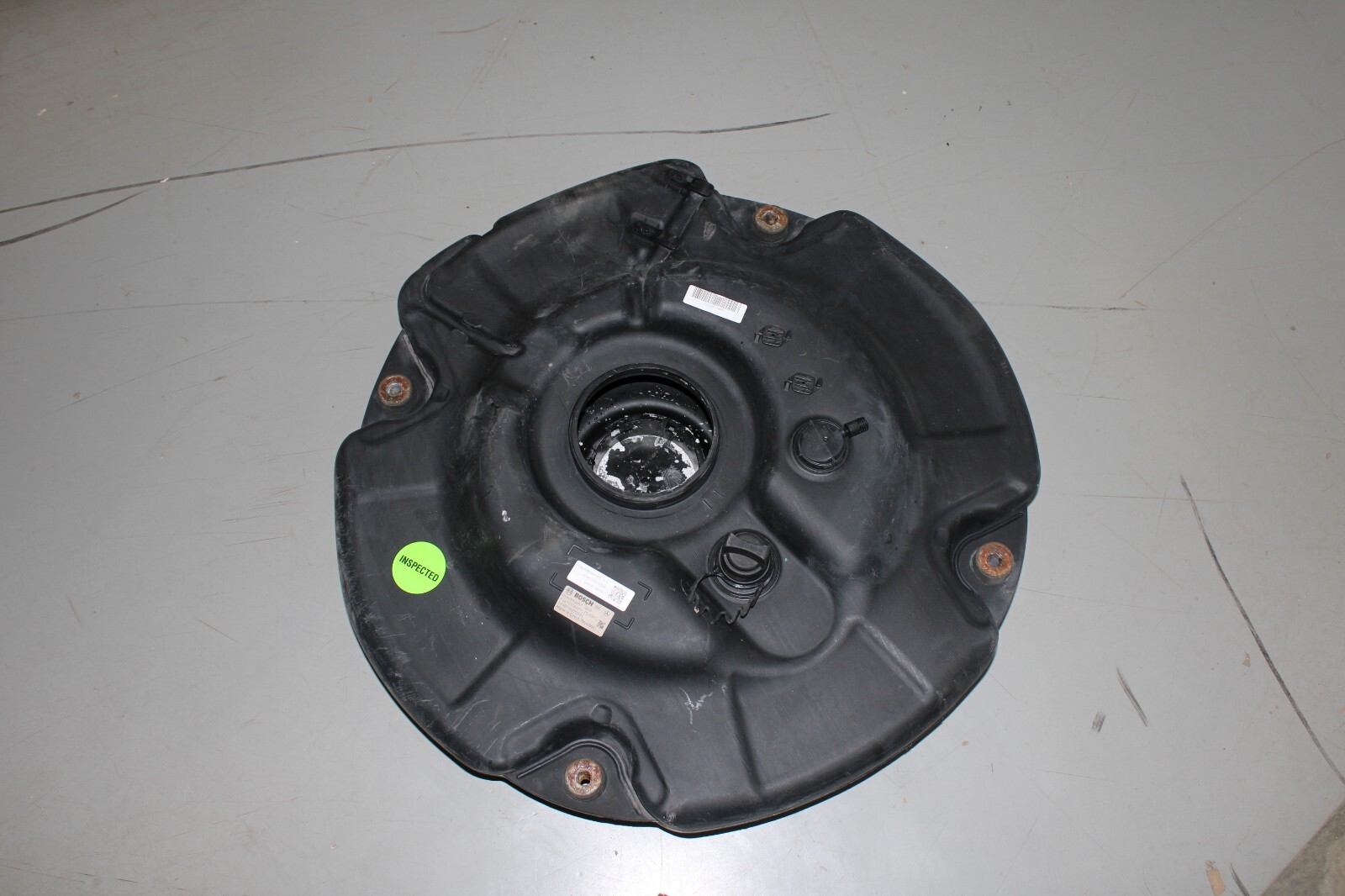Mercedes S350 S63 2012 2013 OEM DEF Tank Reservoir w/o Preheater w/o Pump - Image 2