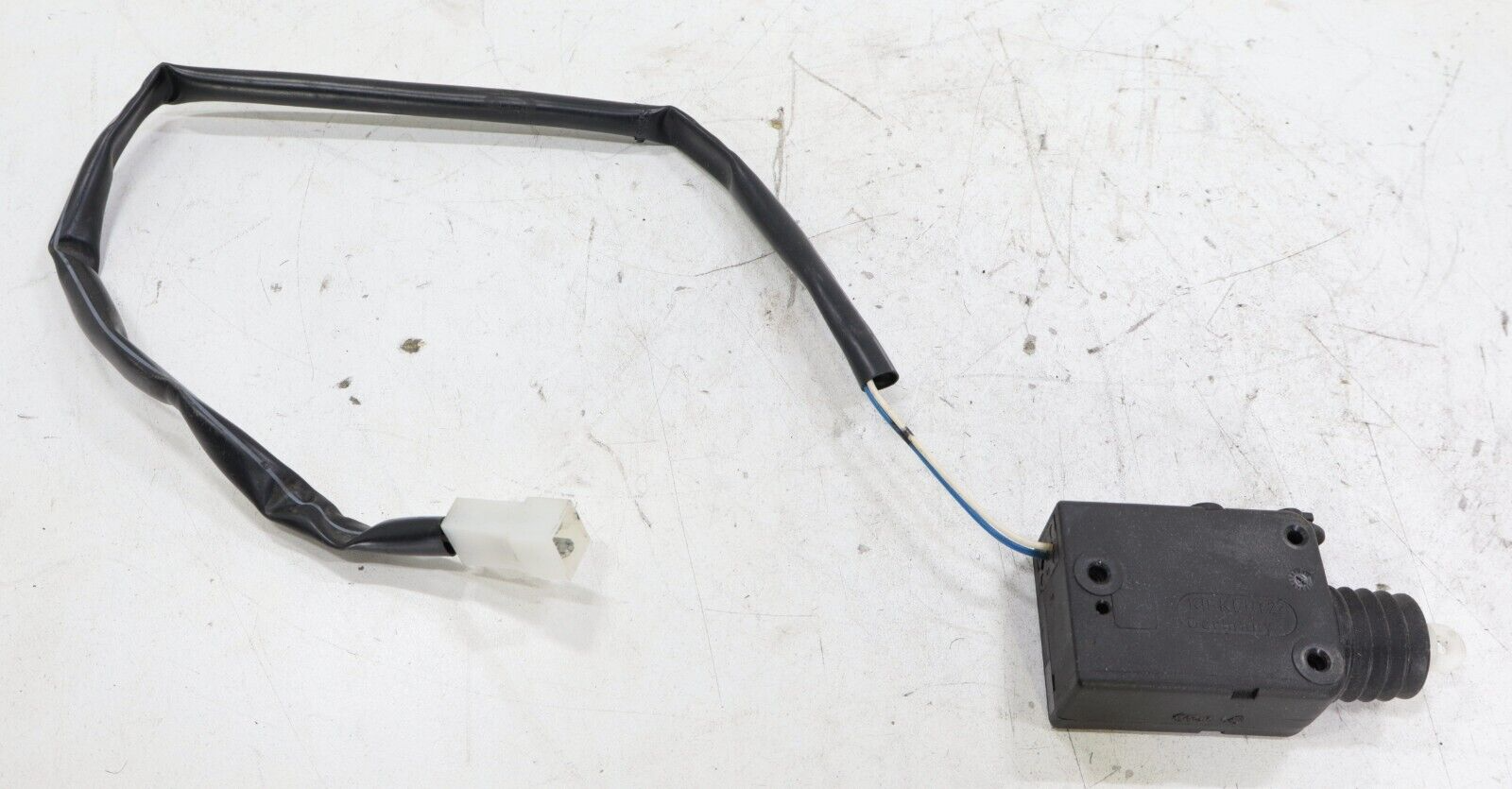 Mercedes G550 G63 AMG 2019-202 OEM Door Lock Actuator Motor Front Left or Right - Image 2