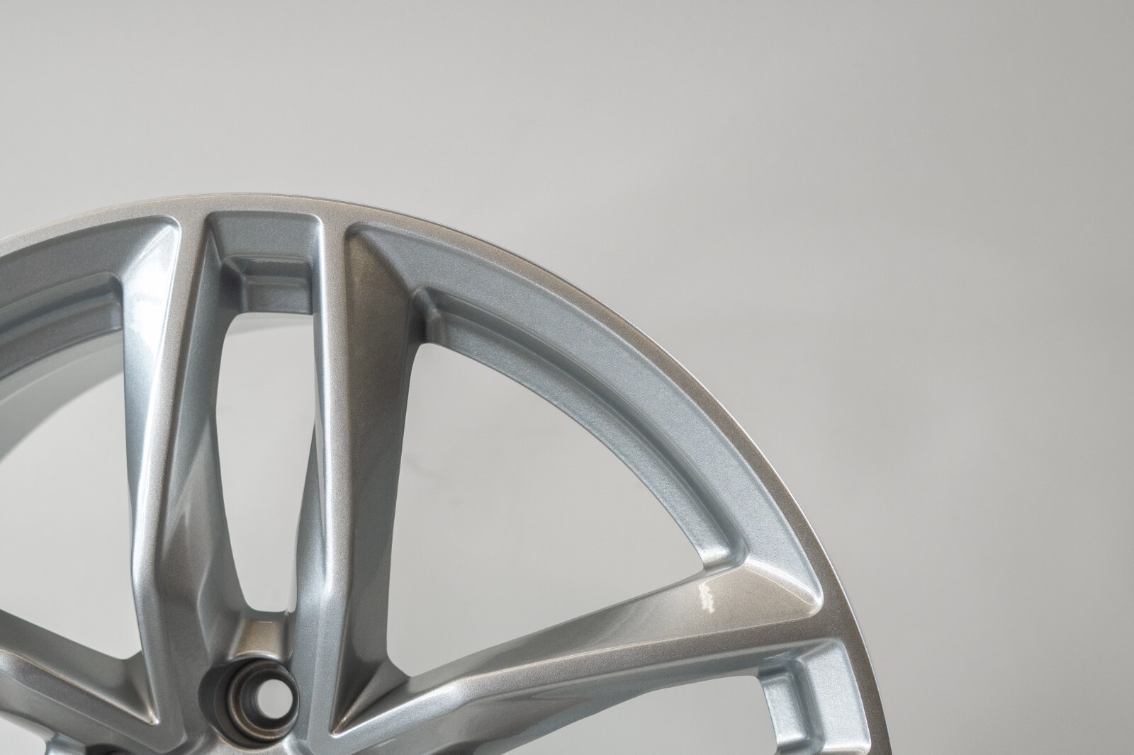 Audi A4 S4 18" inch rim OEM 2016 2017 2018 2019 2020 2021 Original Factory wheel - Image 5