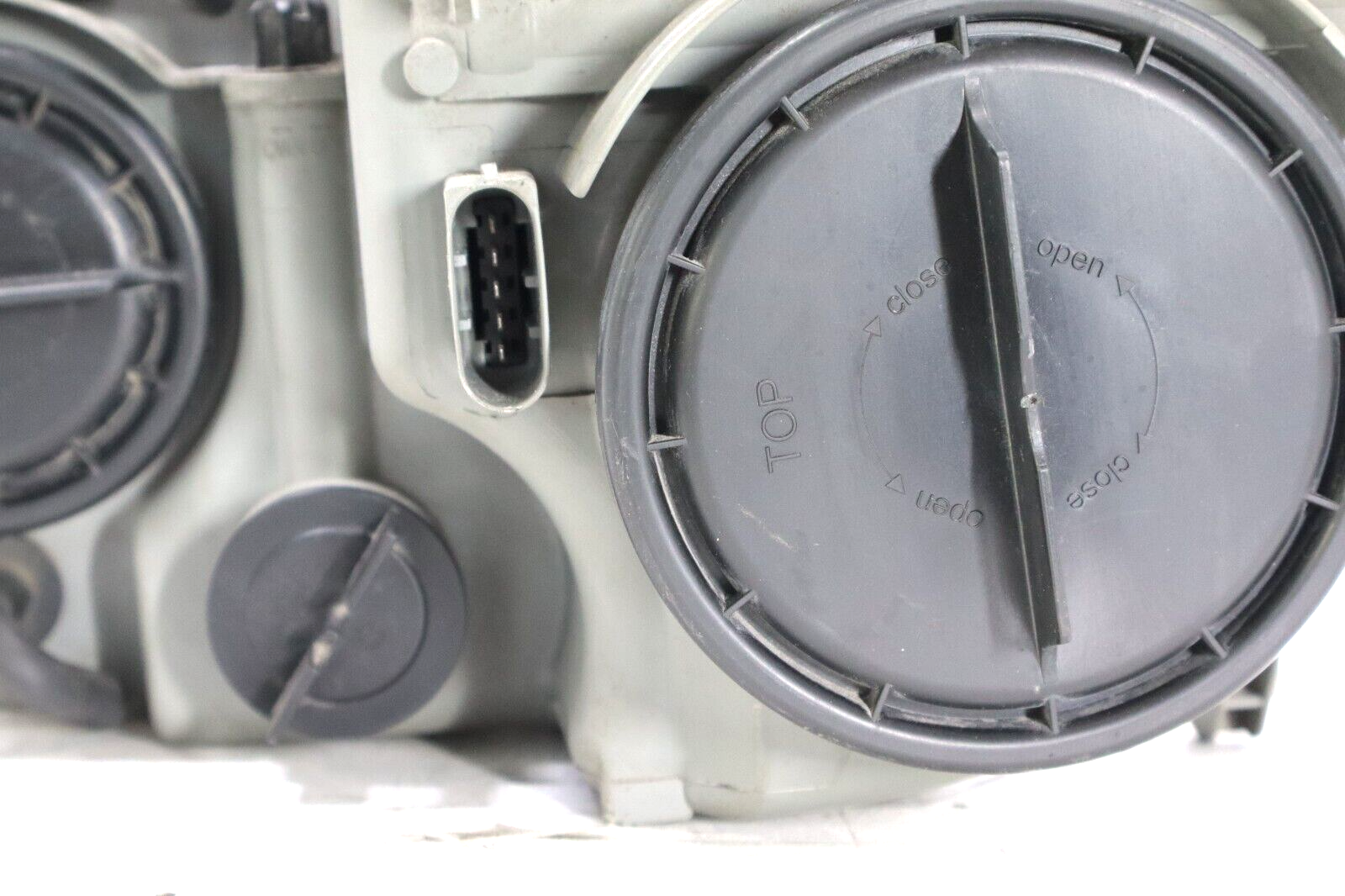 Mercedes CLK320 CLK350 CLK500 CLK550 CLK55 CLK63 2003-2009 OEM Headlight Right - Image 8