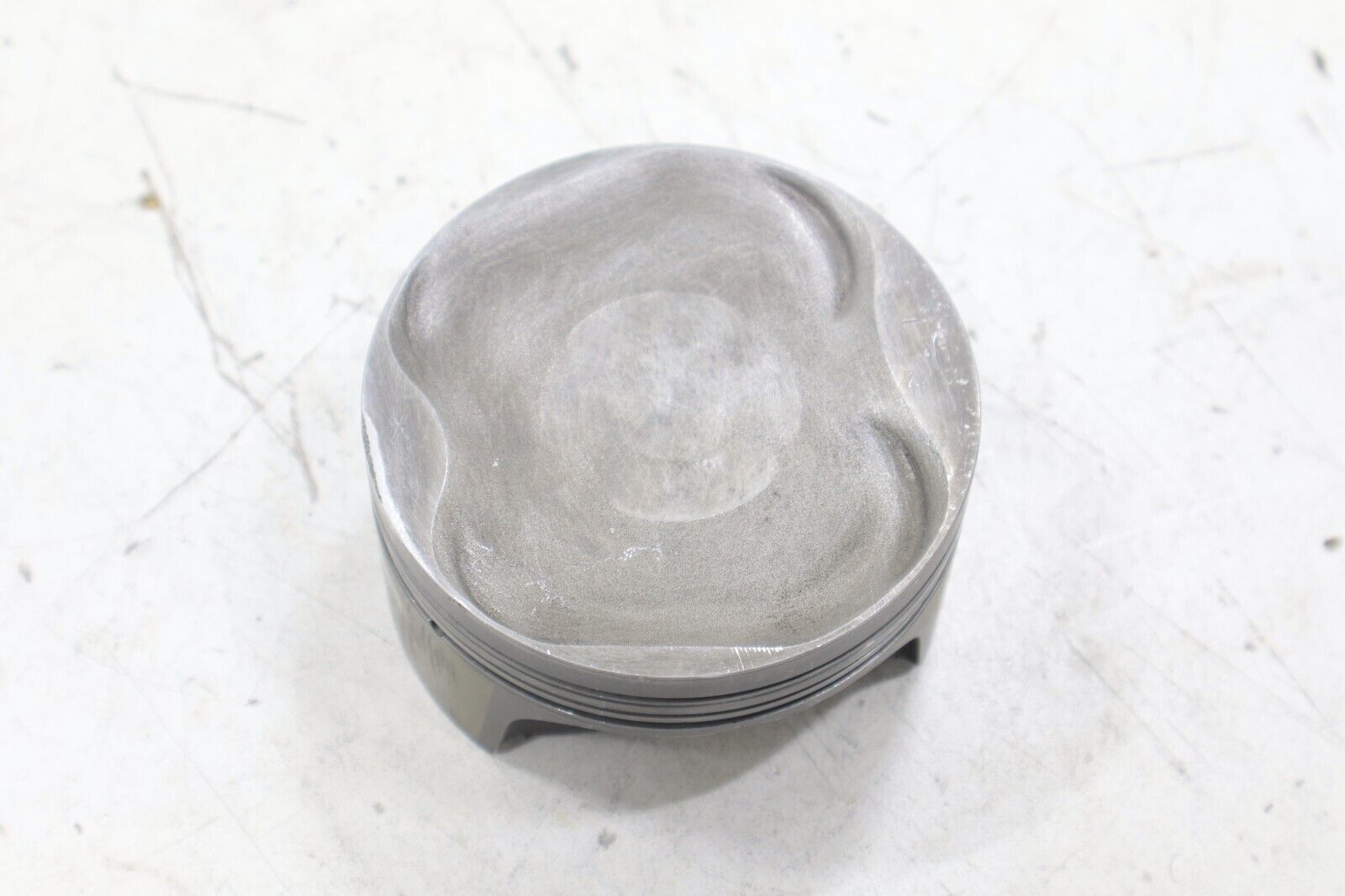 Porsche 911 996 3.4L 1999-2001 OEM Engine Piston #3