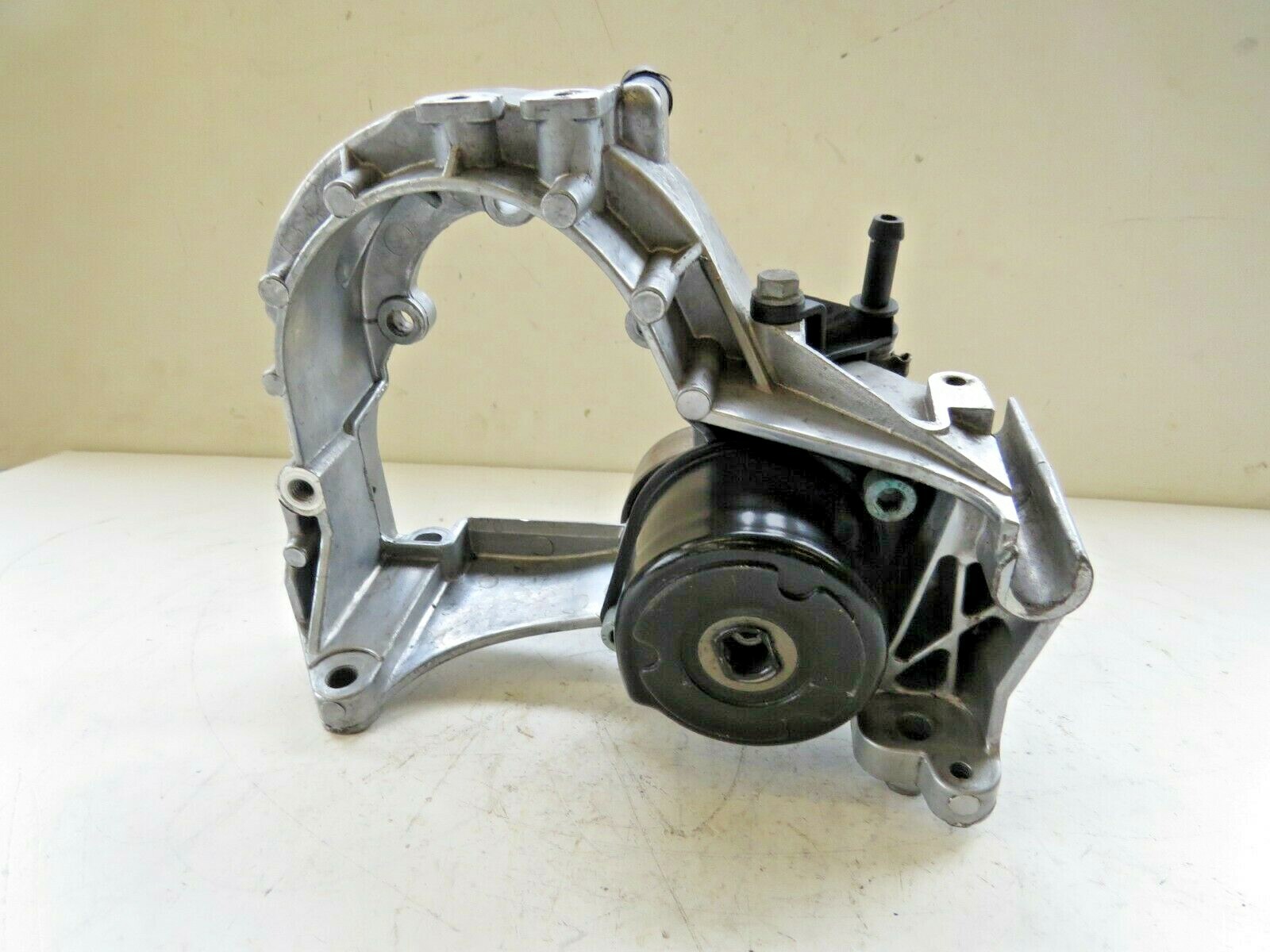 Porsche 911 2003-05 2006 2007 2008 OEM Power Steering Pump Bracket & Tensioner – Image 7
