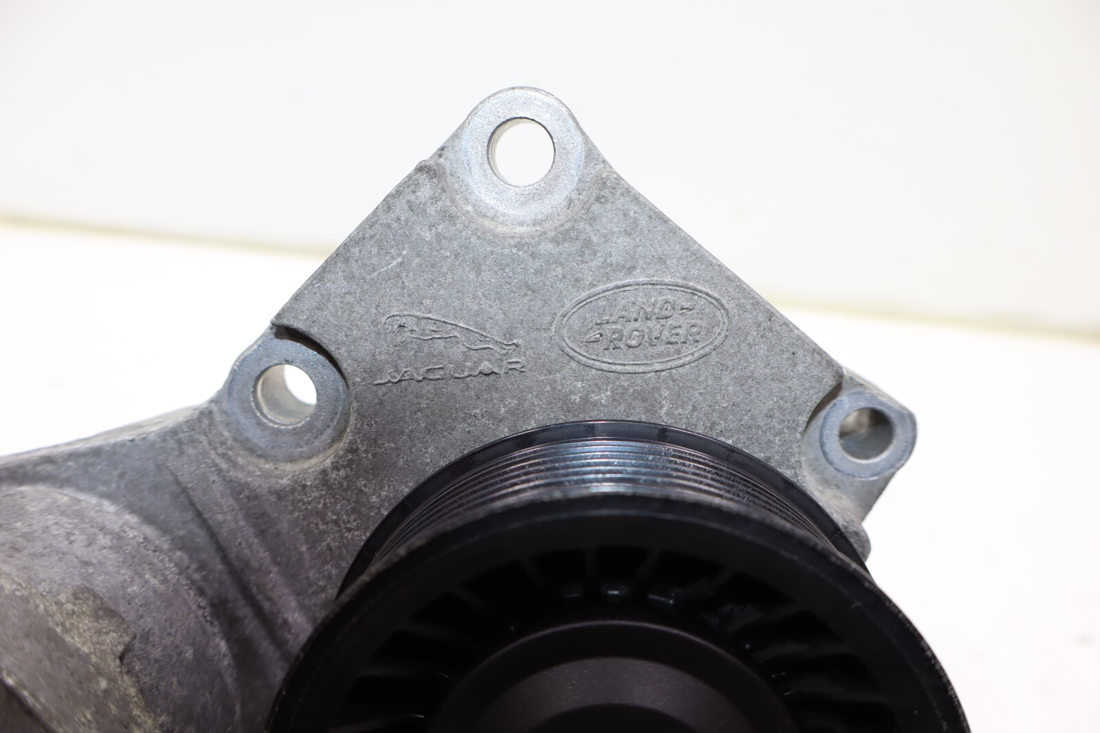 Range Rover Velar Jaguar 2010-2023 OEM Serpentine Belt Tensioner Idler Pulley – Image 6
