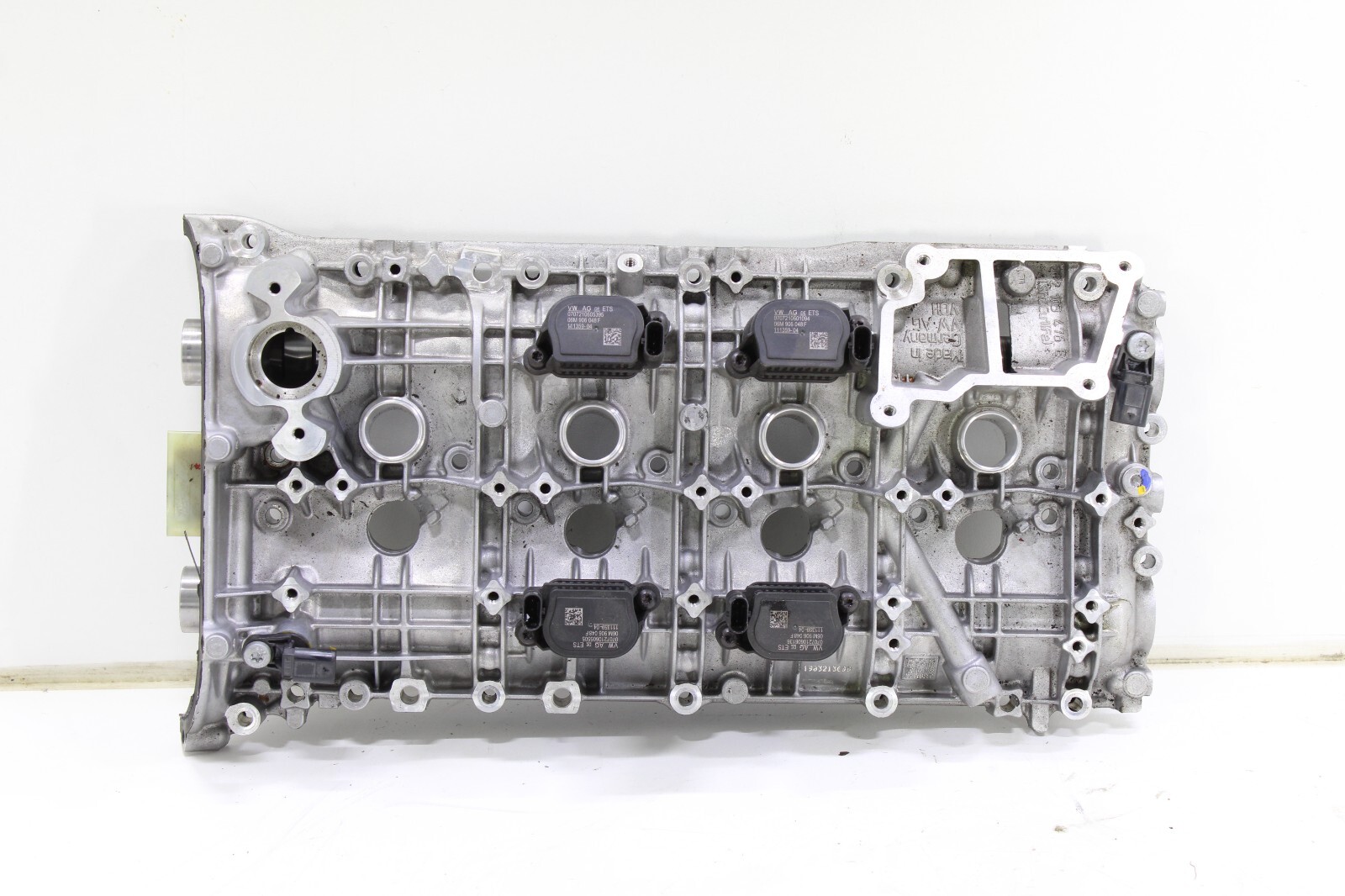 Audi RS7 Lamborghini Urus Bentley 2019- 2022 OEM 4L V8 Engine Valve Cover Right - Image 2