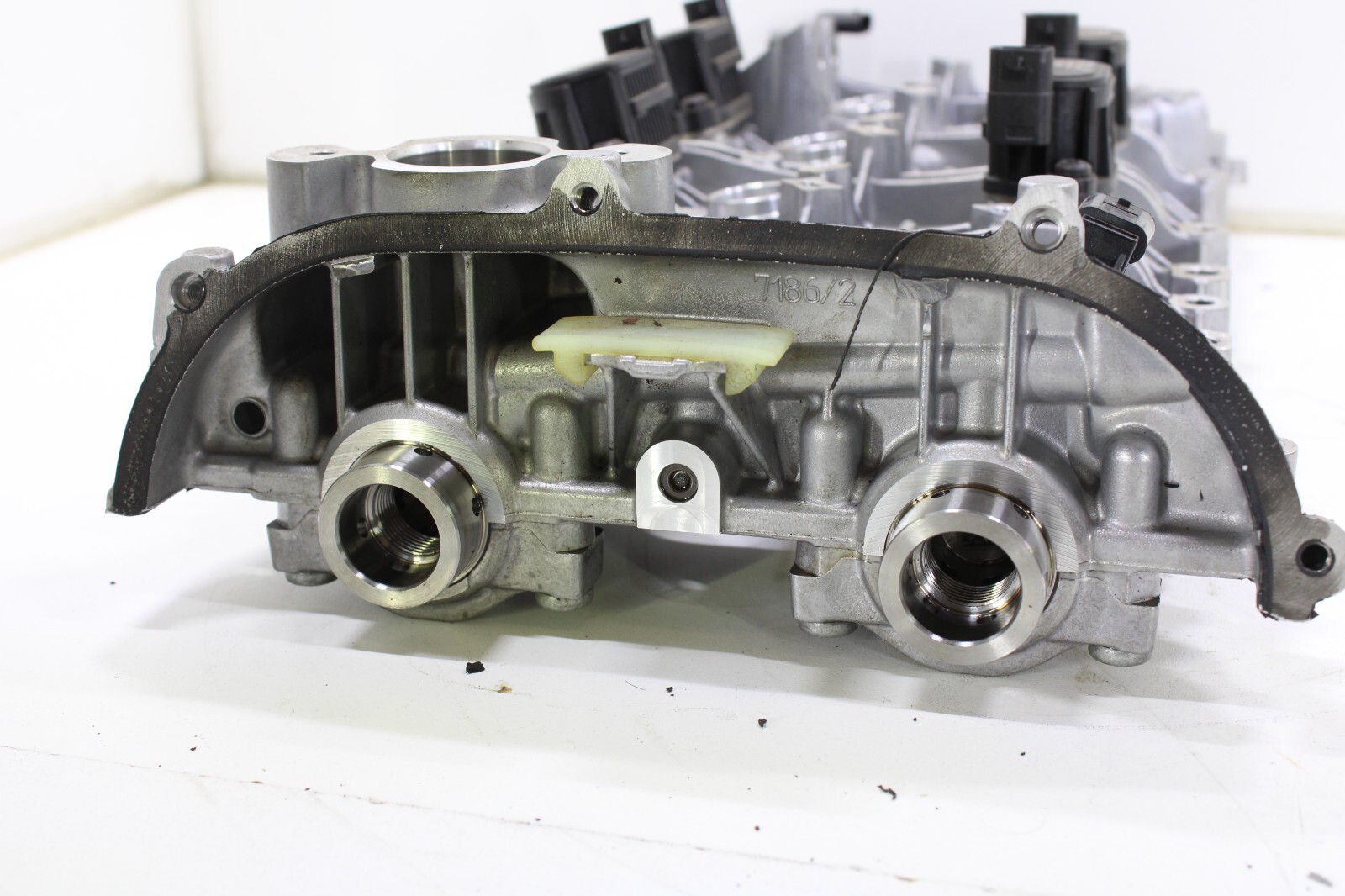 Audi RS7 Lamborghini Urus Bentley 2019- 2022 OEM 4L V8 Engine Valve Cover Right - Image 9