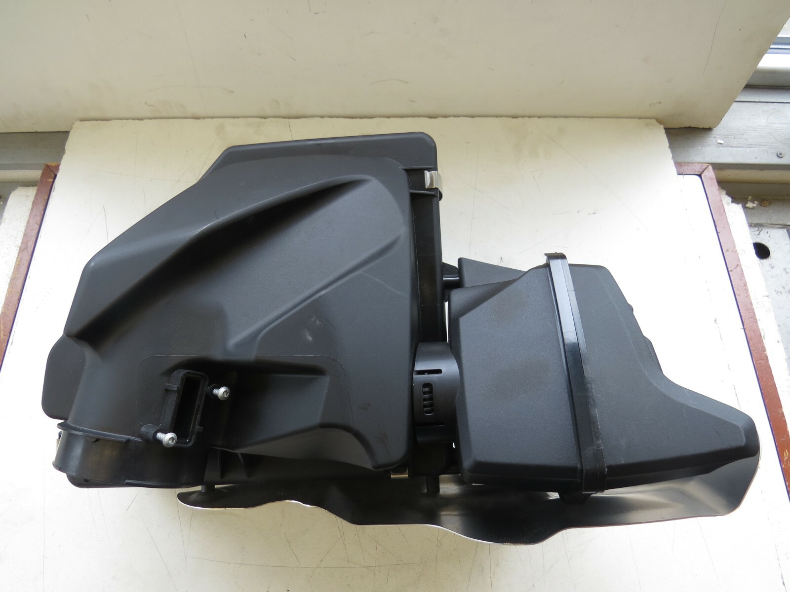 Toyota BMW Z4 2017 2018 2019 2020 OEM Engine Air Intake Filter Box – Image 3