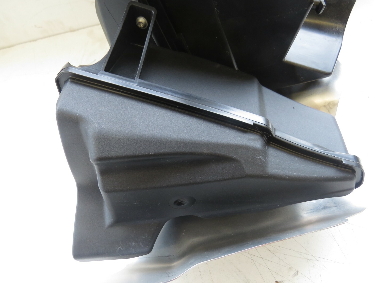 Toyota BMW Z4 2017 2018 2019 2020 OEM Engine Air Intake Filter Box – Image 7