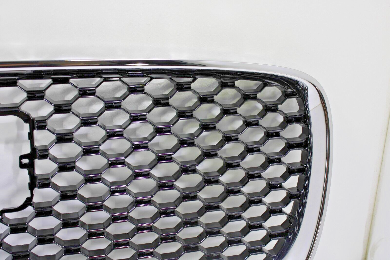 Jaguar XF 2016-2020 OEM NEW Front Grille Upper Black with Chrome Trim - Image 6