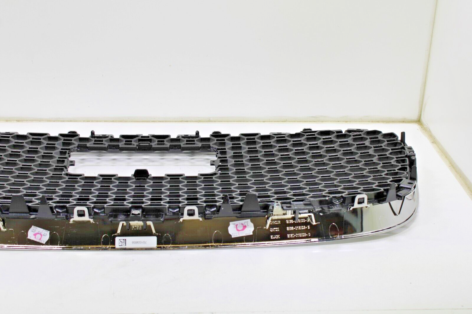 Jaguar XF 2016-2020 OEM NEW Front Grille Upper Black with Chrome Trim - Image 19