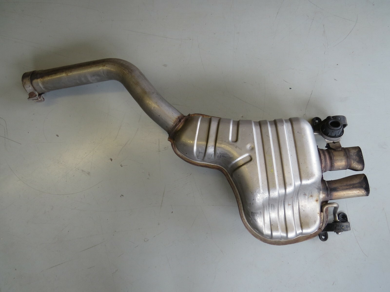Bentley Continental 2011-2022 OEM Exhaust Muffler w/Exhaust Flap Rear Right - Image 2