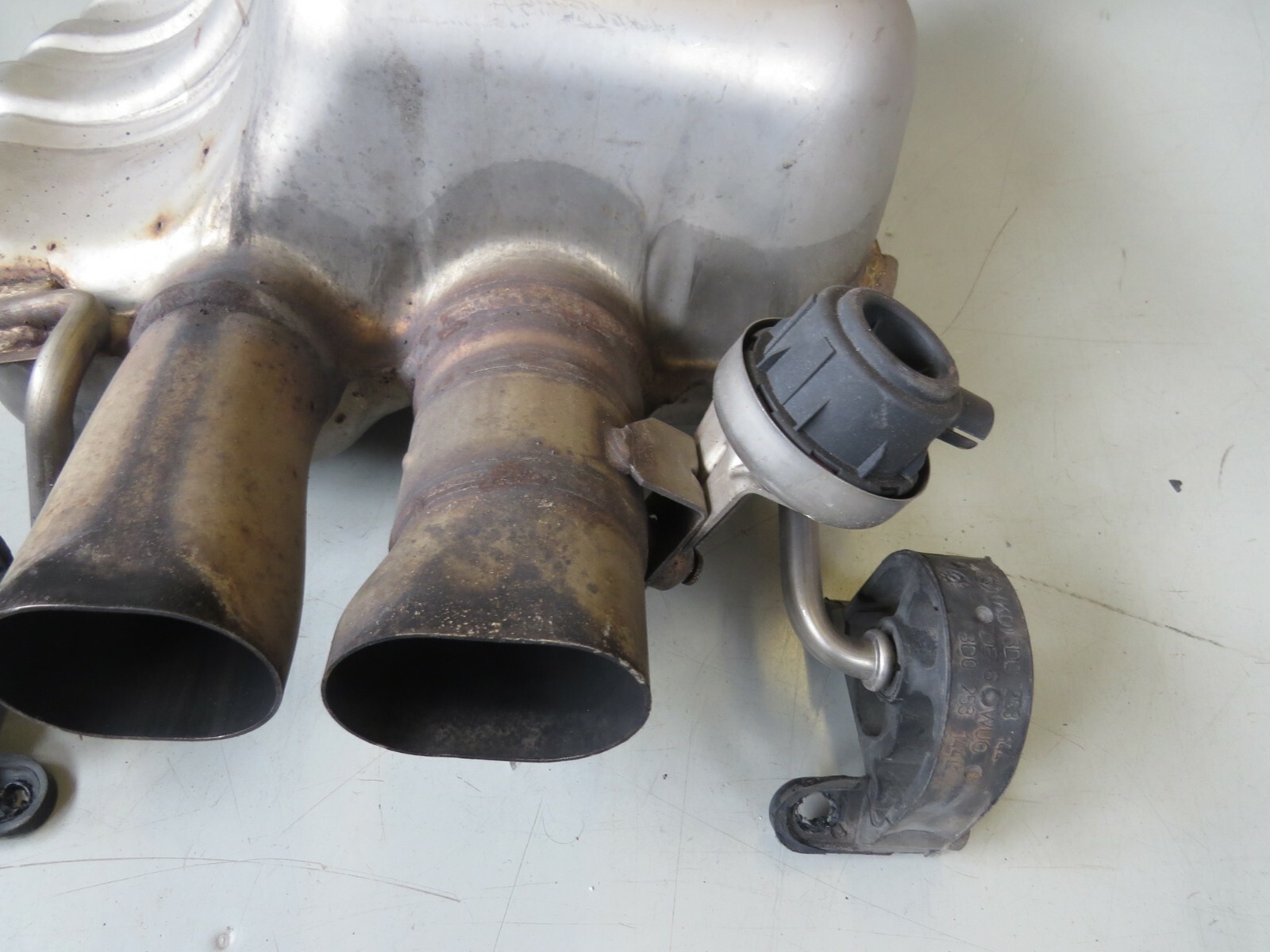 Bentley Continental 2011-2022 OEM Exhaust Muffler w/Exhaust Flap Rear Right - Image 6