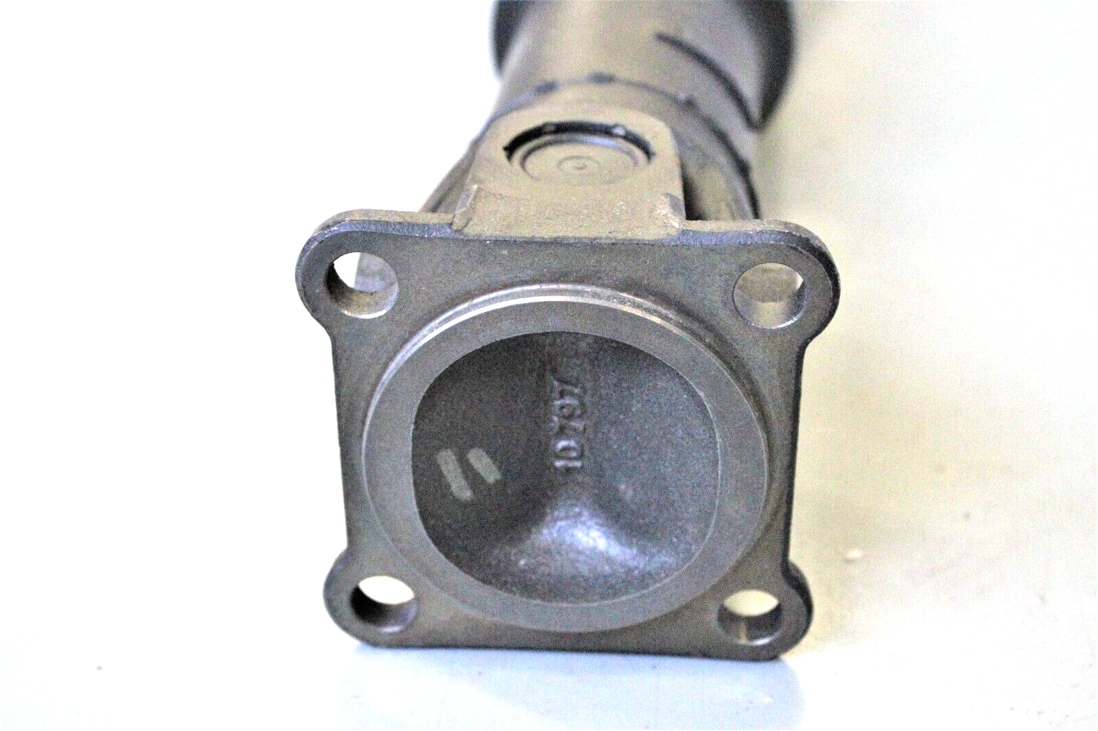 Land Rover Range Rover Sport L494 2014-2016 OEM Drive Shaft Propeller Rear Axle - Image 9