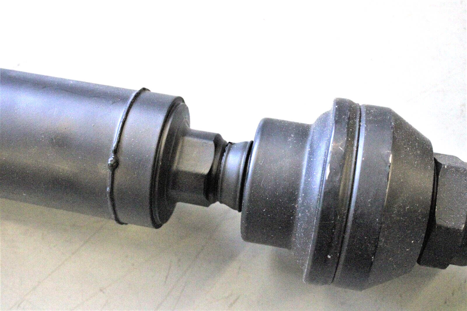 Land Rover Range Rover Sport L494 2014-2016 OEM Drive Shaft Propeller Rear Axle - Image 17
