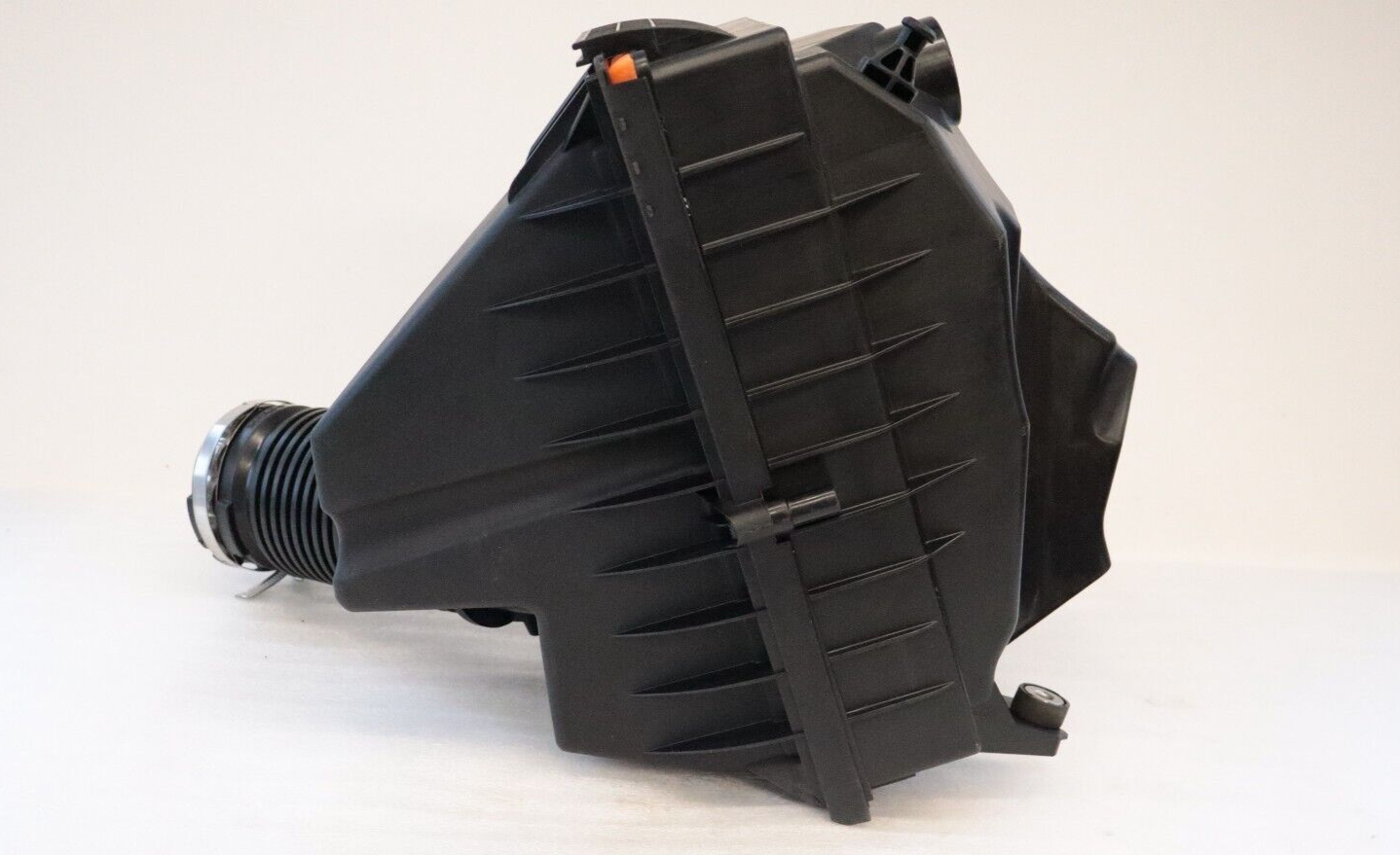 Land Rover Range Rover Sport 2022-2023 OEM Air Filter and Housing RH - Image 9