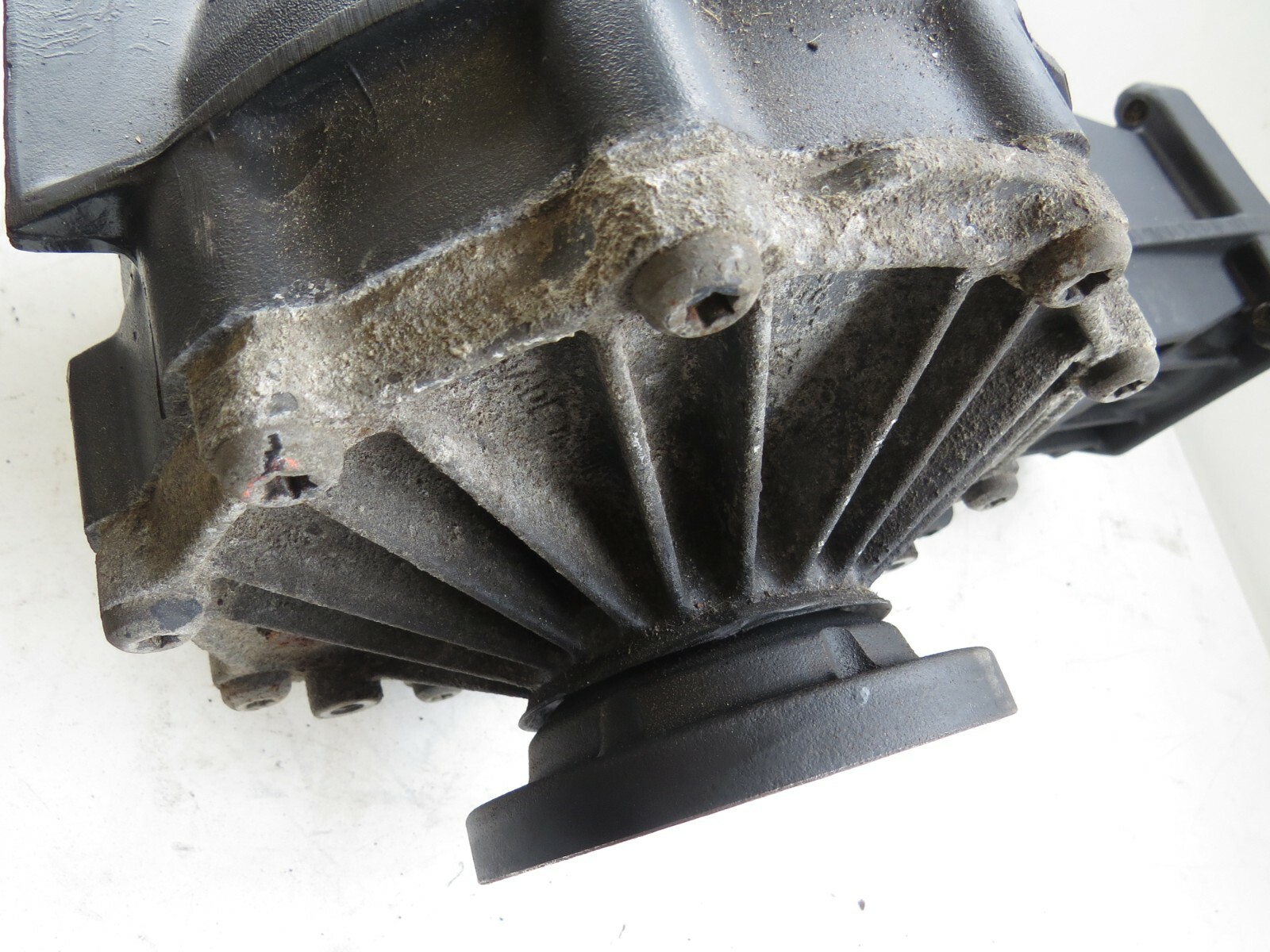 Audi A4 A6 A8 S4 S6 S8 1996-2001 2002 2003 2004 OEM Differential Axle Housing - Image 6