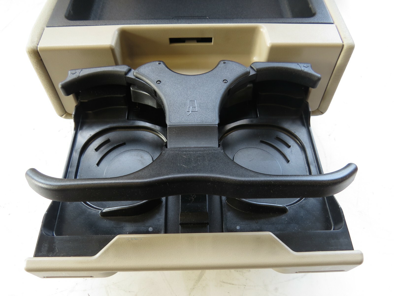 Audi 2005-2007 OEM Seat Armrest W/Cup Holders Rear – Image 8