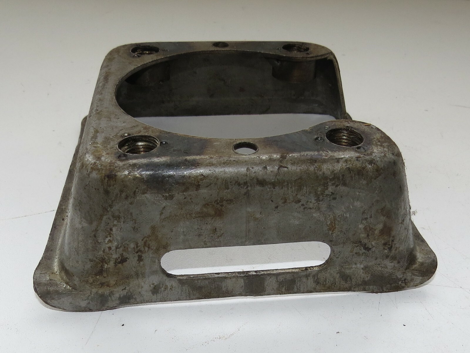 Bentley Rolls-Royce 1959-1967 OEM Bracket Front Anchorage Rear Spring RH - Image 5
