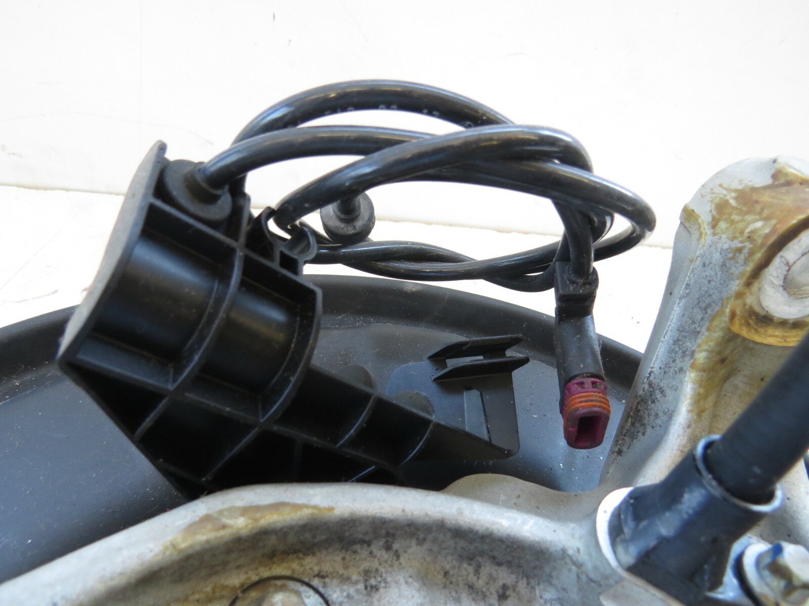 Mercedes CL500 E-Class OEM Steering Spindle Knuckle Rear Left - Image 6