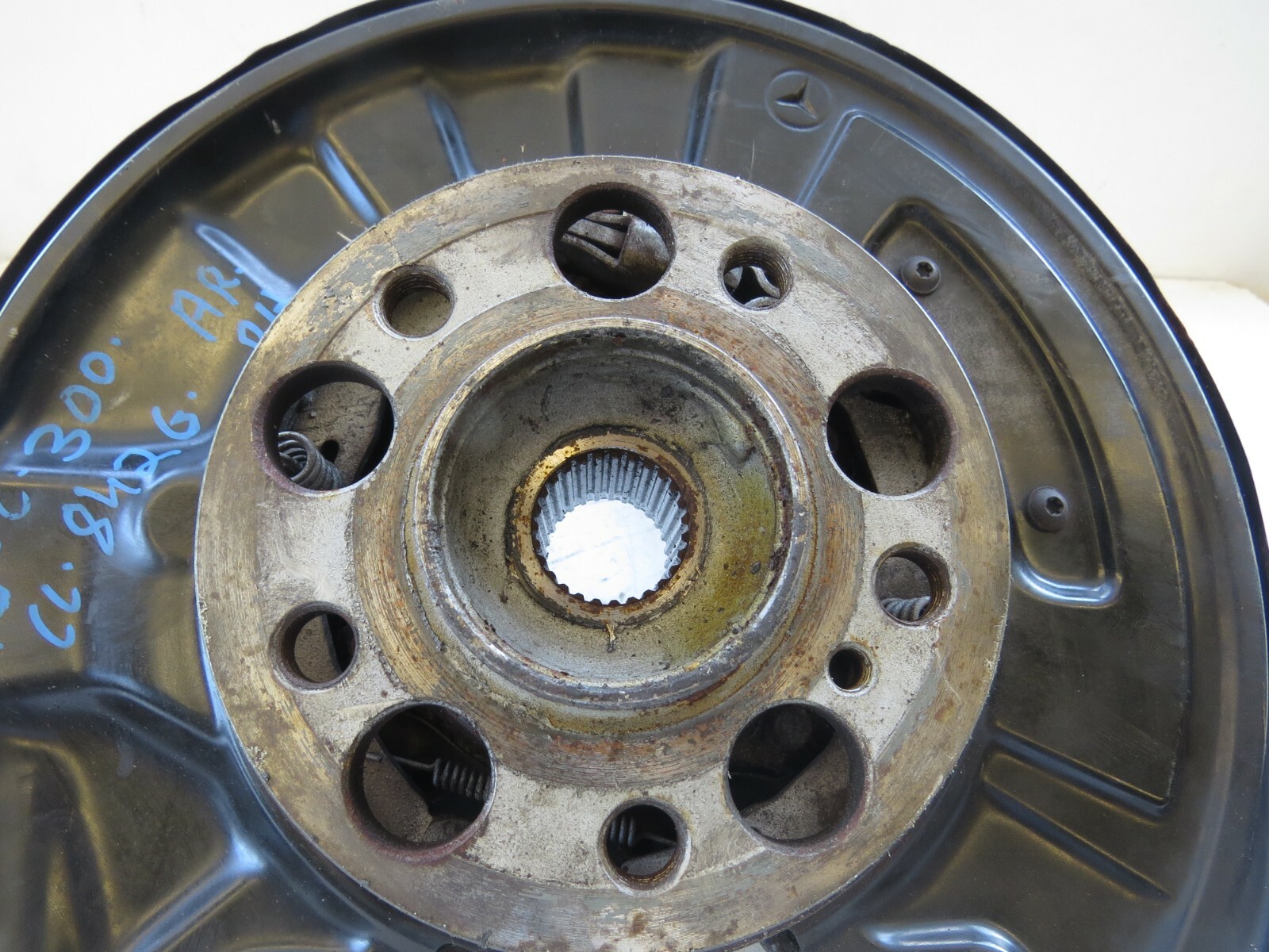 Mercedes CL500 E-Class OEM Steering Spindle Knuckle Rear Right - Image 3