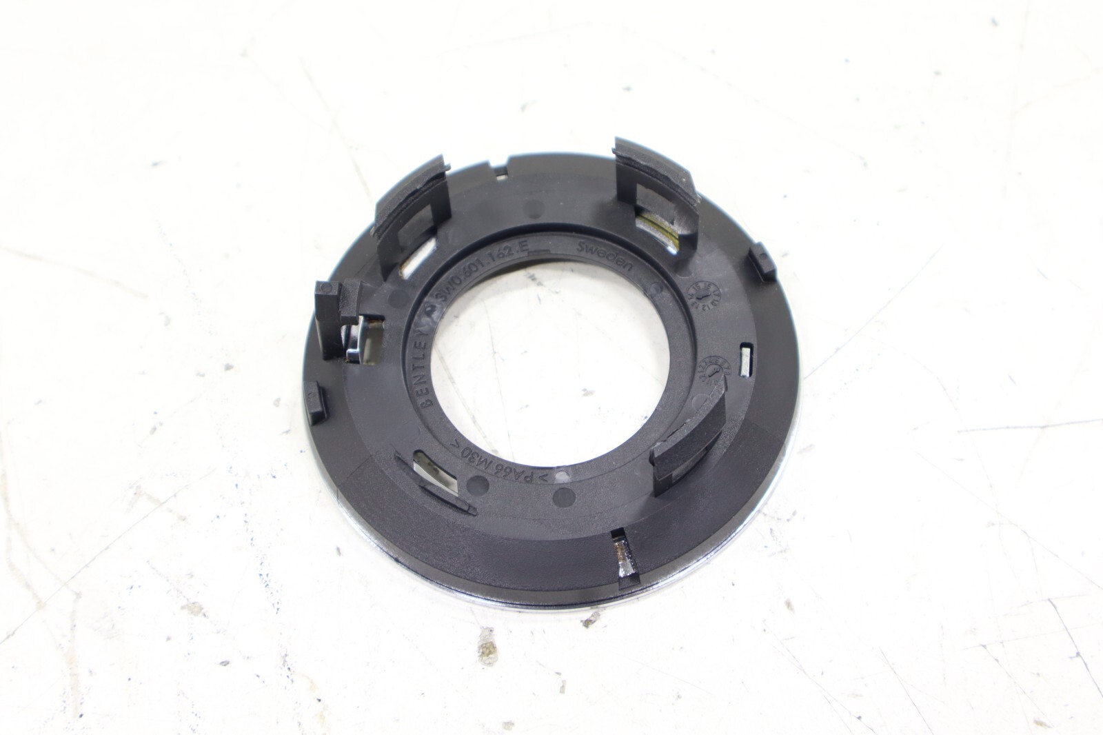 Bentley Continental 2006-2015 OEM NEW Wheel Center Cap Ring - Image 5