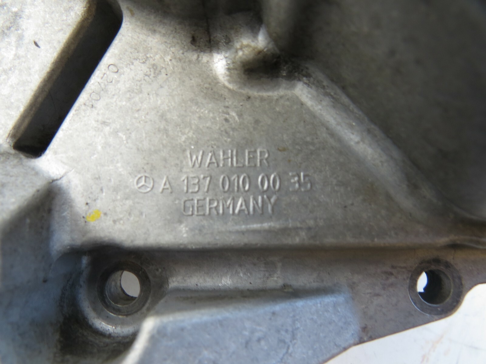 Mercedes CL600 2001-2002 OEM Cylinder Head Cover Right Upper (Passenger Side) – Image 8