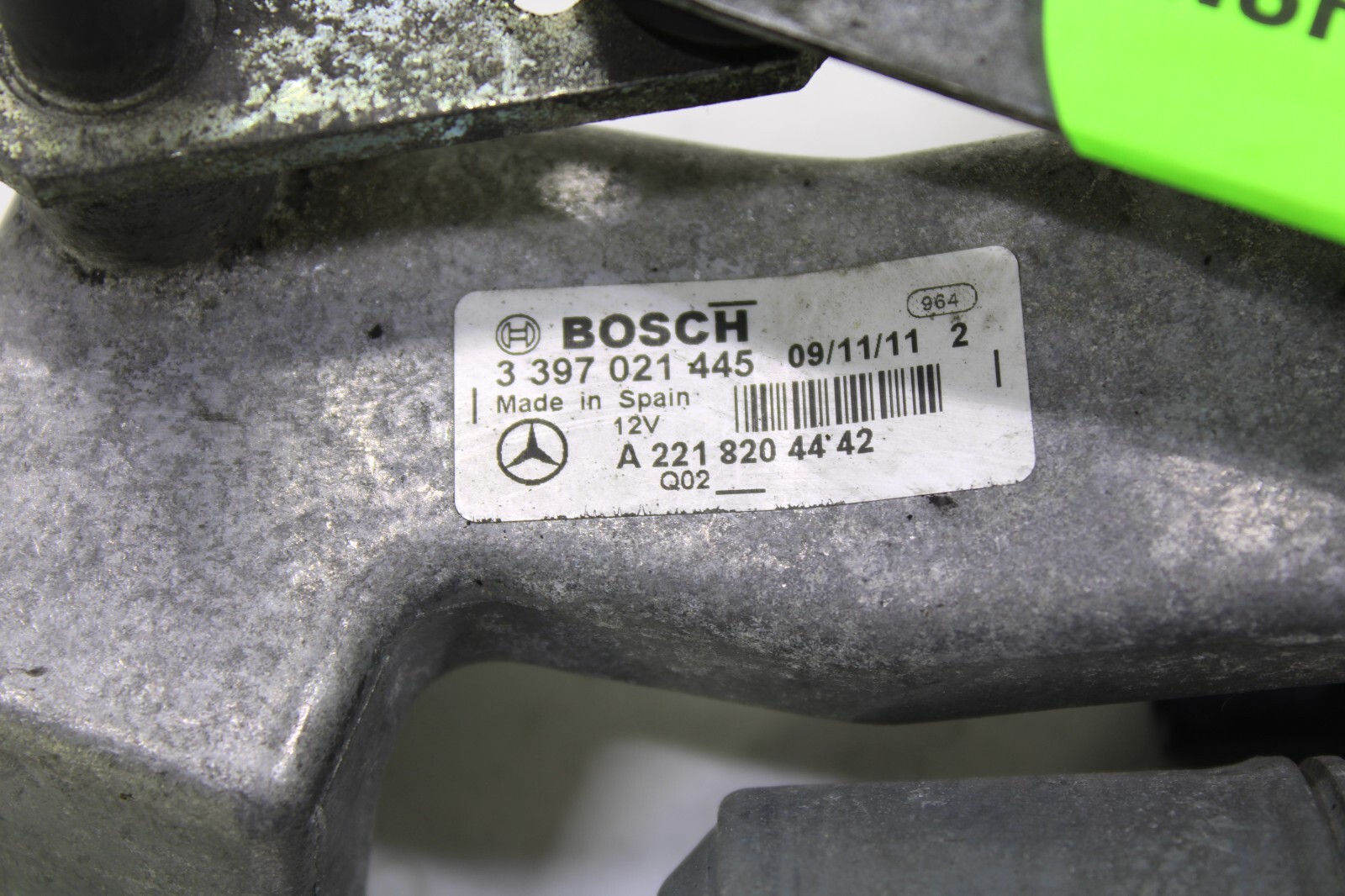 Mercedes S350 S400 S550 S600 S63 S65 2007-2014 OEM Windshield Wiper Motor Right – Image 4