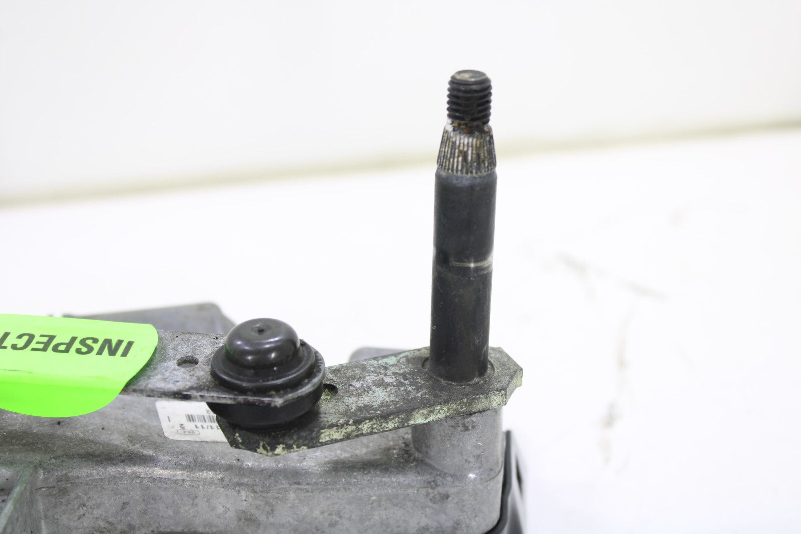Mercedes S350 S400 S550 S600 S63 S65 2007-2014 OEM Windshield Wiper Motor Right – Image 9
