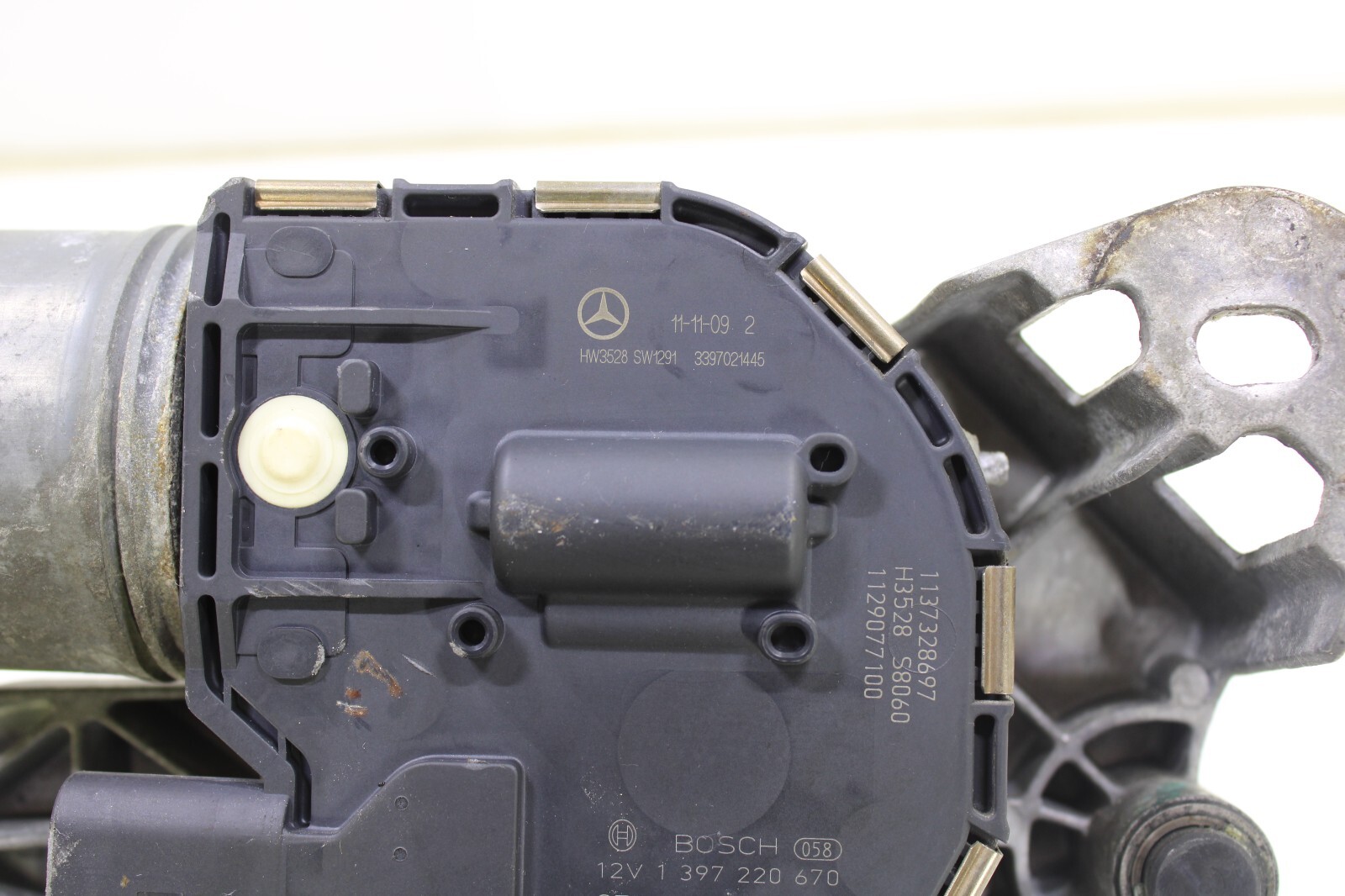 Mercedes S350 S400 S550 S600 S63 S65 2007-2014 OEM Windshield Wiper Motor Right – Image 13