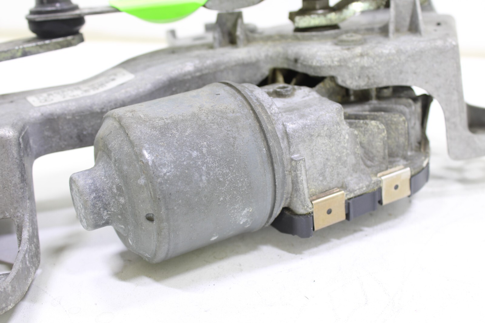 Mercedes S350 S400 S550 S600 S63 S65 2007-2014 OEM Windshield Wiper Motor Right – Image 19