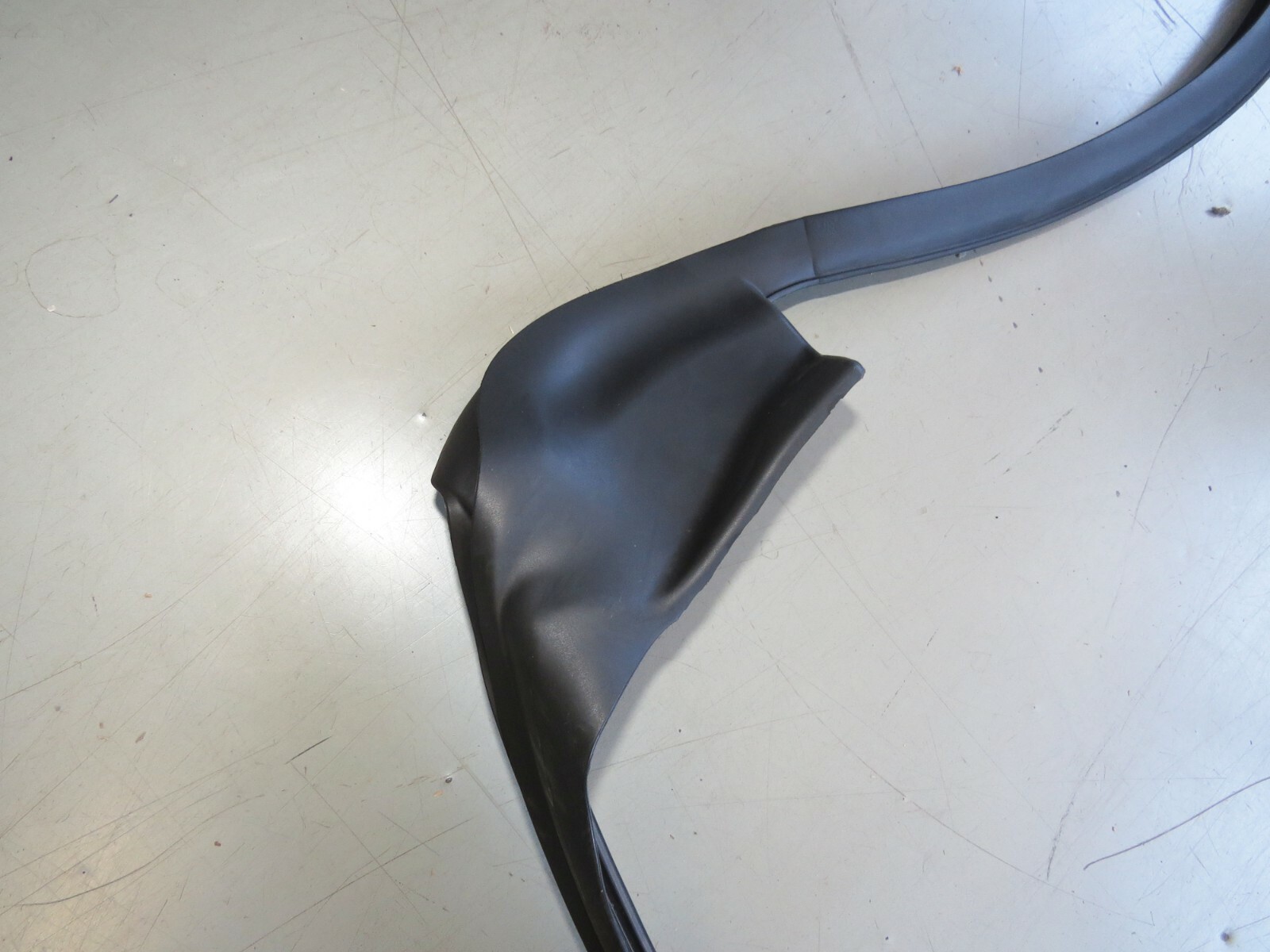 Jaguar XJ XJR X351 2010-2019 OEM Rear Right Door Weather Strip Molding Seal - Image 3