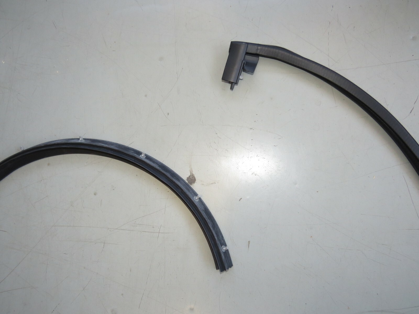 Jaguar XJ XJR X351 2010-2019 OEM Rear Right Door Weather Strip Molding Seal - Image 5