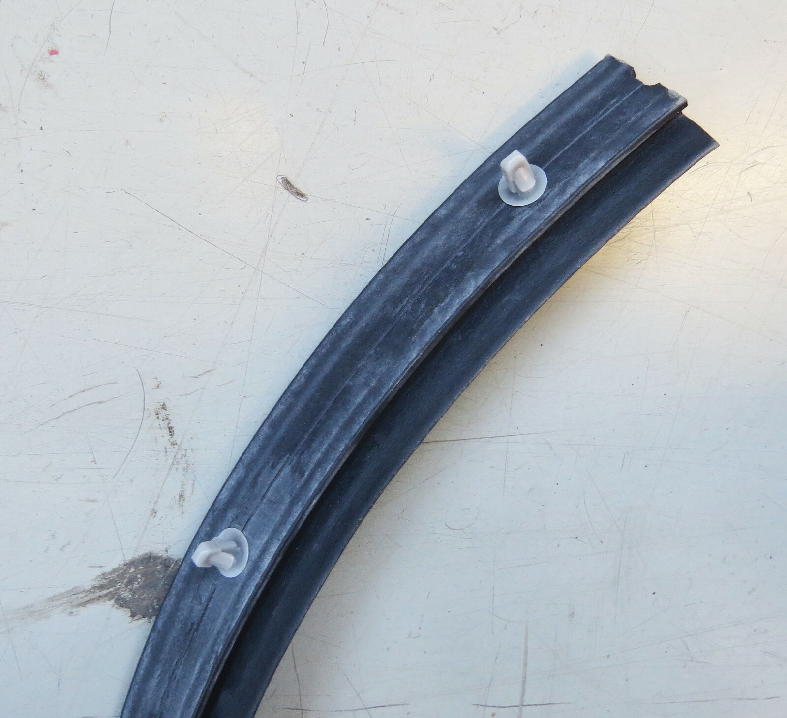 Jaguar XJ XJR X351 2010-2019 OEM Rear Right Door Weather Strip Molding Seal - Image 7